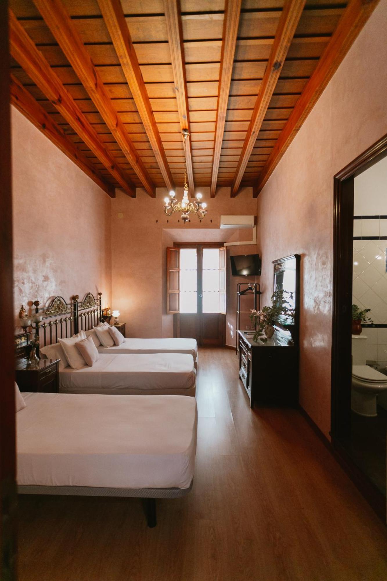 Komodo Casa Maravillas Rooms Σεβίλλη Εξωτερικό φωτογραφία