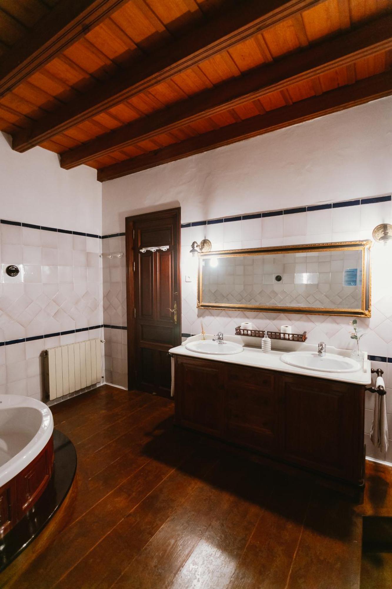 Komodo Casa Maravillas Rooms Σεβίλλη Εξωτερικό φωτογραφία