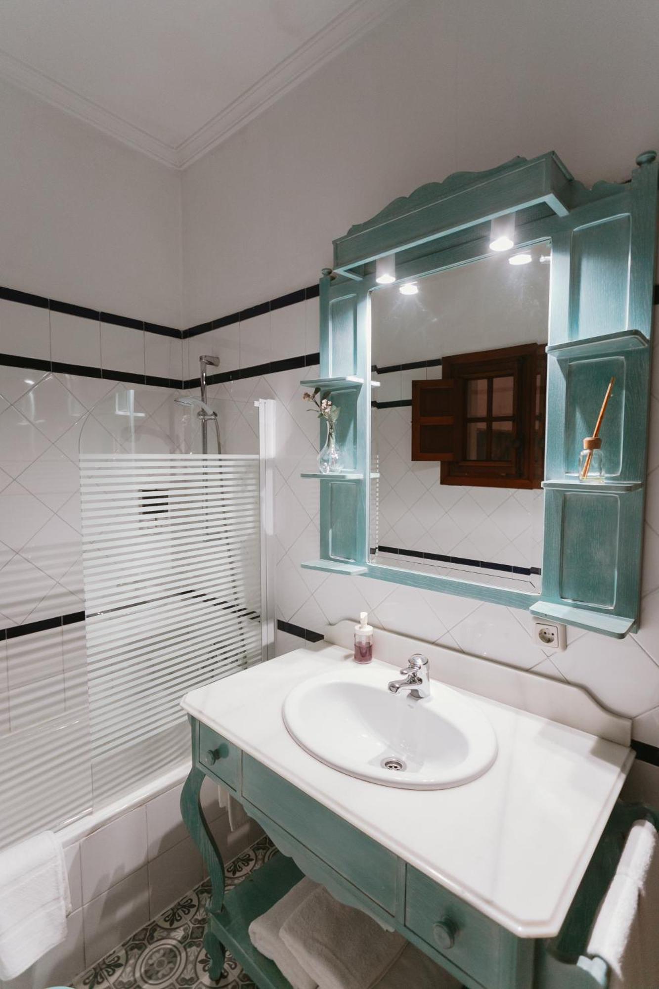 Komodo Casa Maravillas Rooms Σεβίλλη Εξωτερικό φωτογραφία